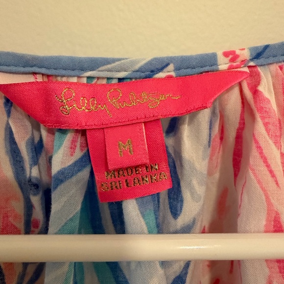 *LIKE NEW* Lilly Pulitzer Coral Print 3/4 Sleeve, Blue and Pink Blouse - Picture 4 of 8
